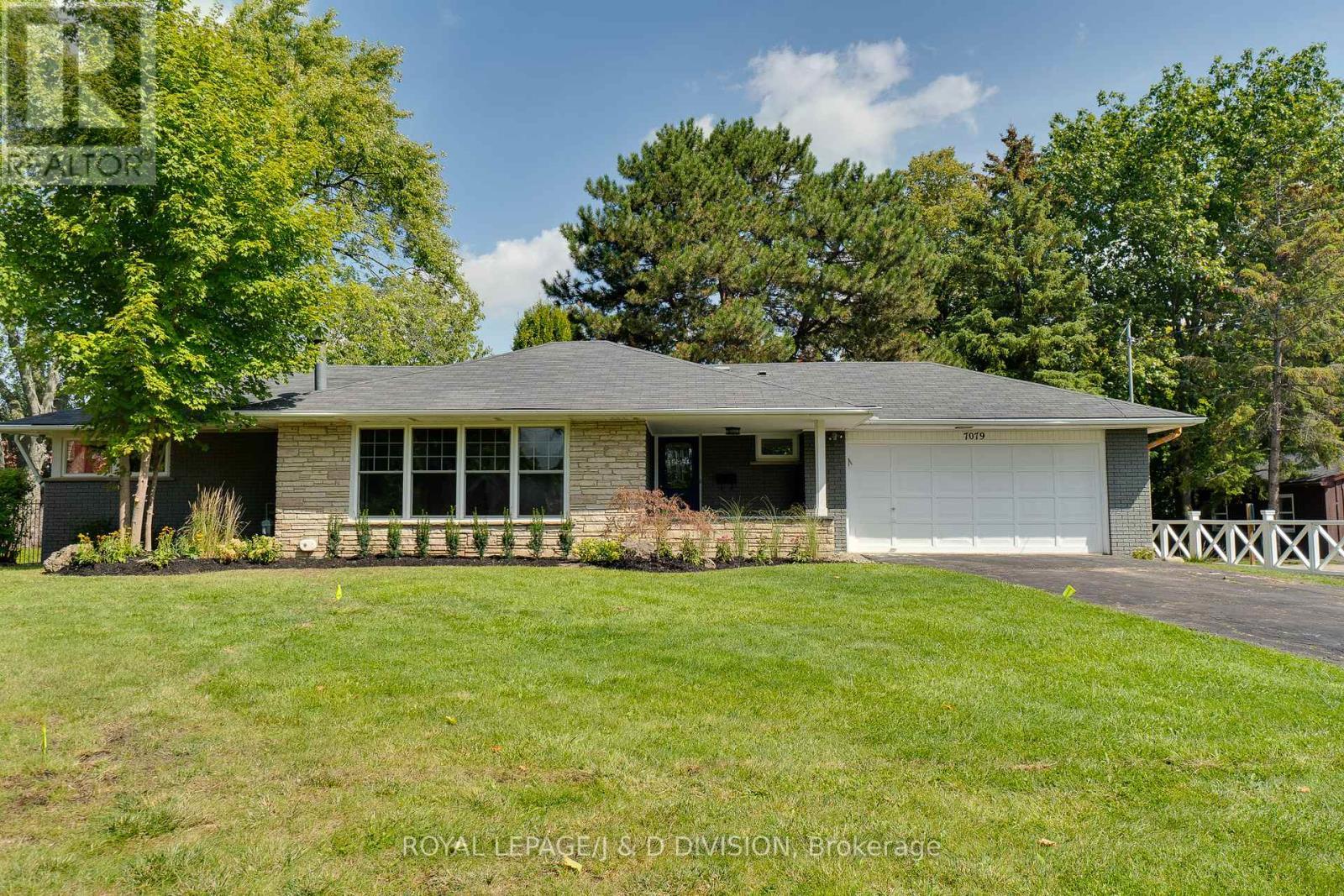 7079 Second Line W, Mississauga, ON - Outdoor