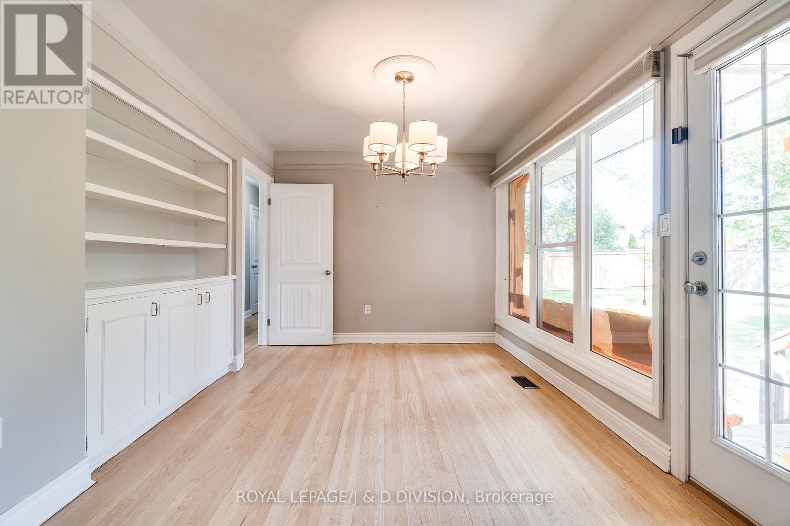 7079 Second Line W, Mississauga, ON - Indoor Photo Showing Other Room