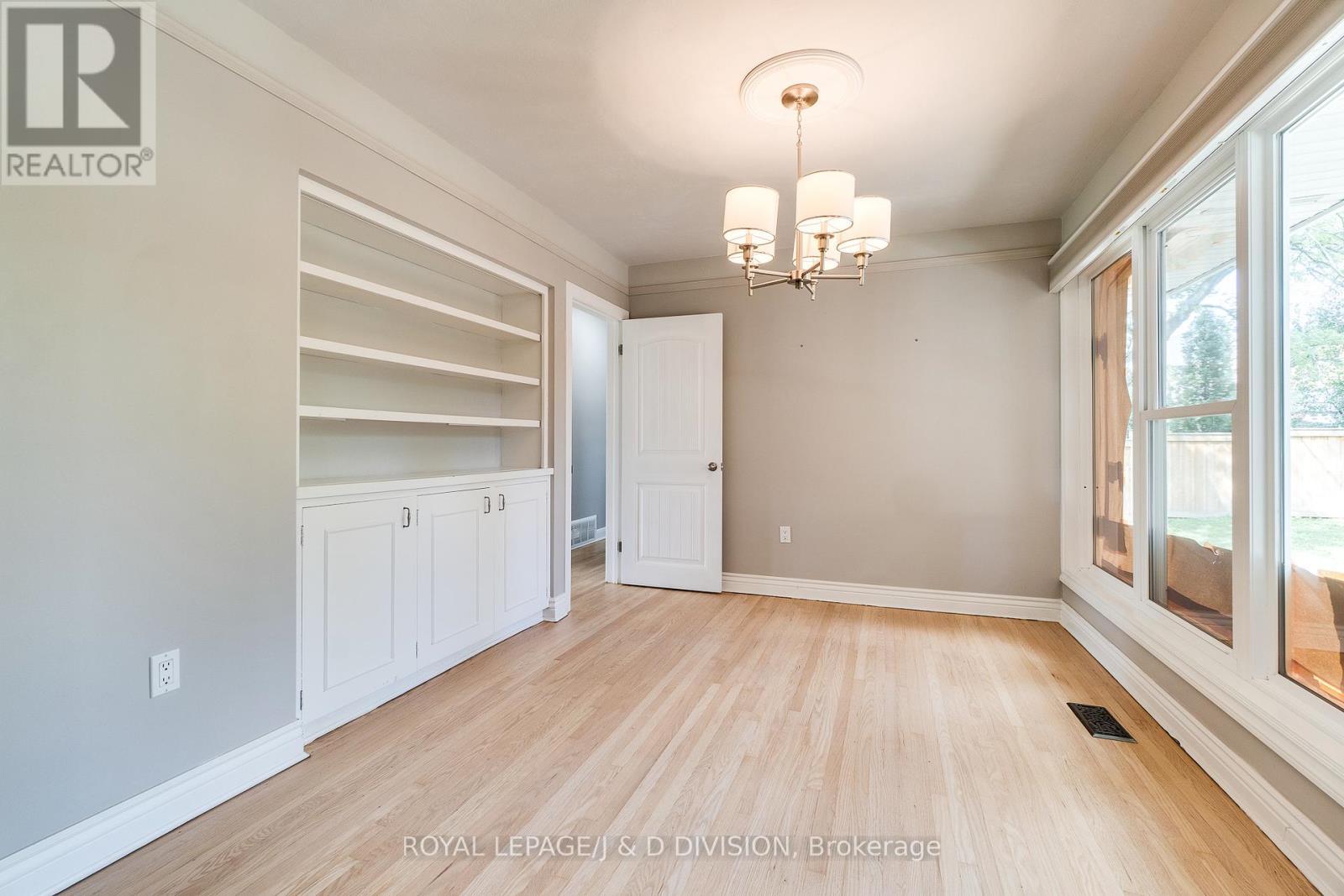 7079 Second Line W, Mississauga, ON - Indoor Photo Showing Other Room