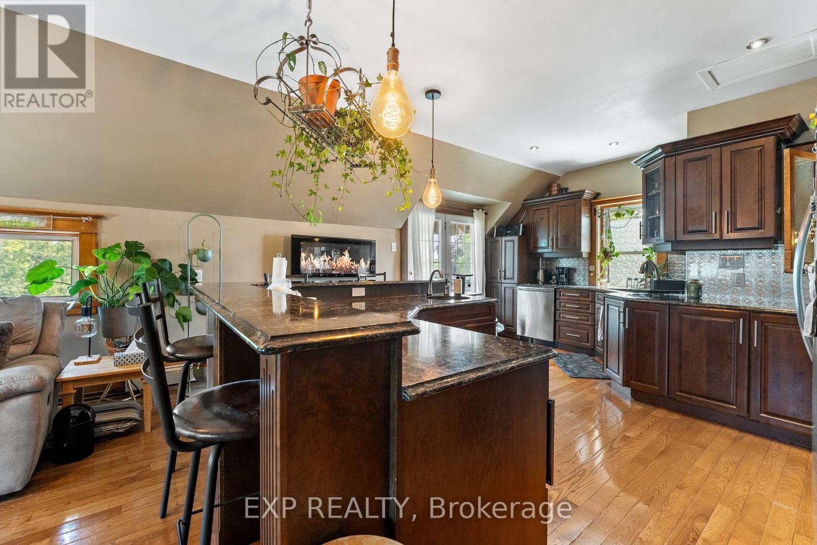 104 William Street N, Kawartha Lakes, ON