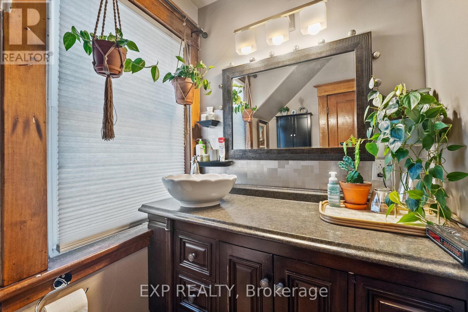 104 William Street N, Kawartha Lakes, ON