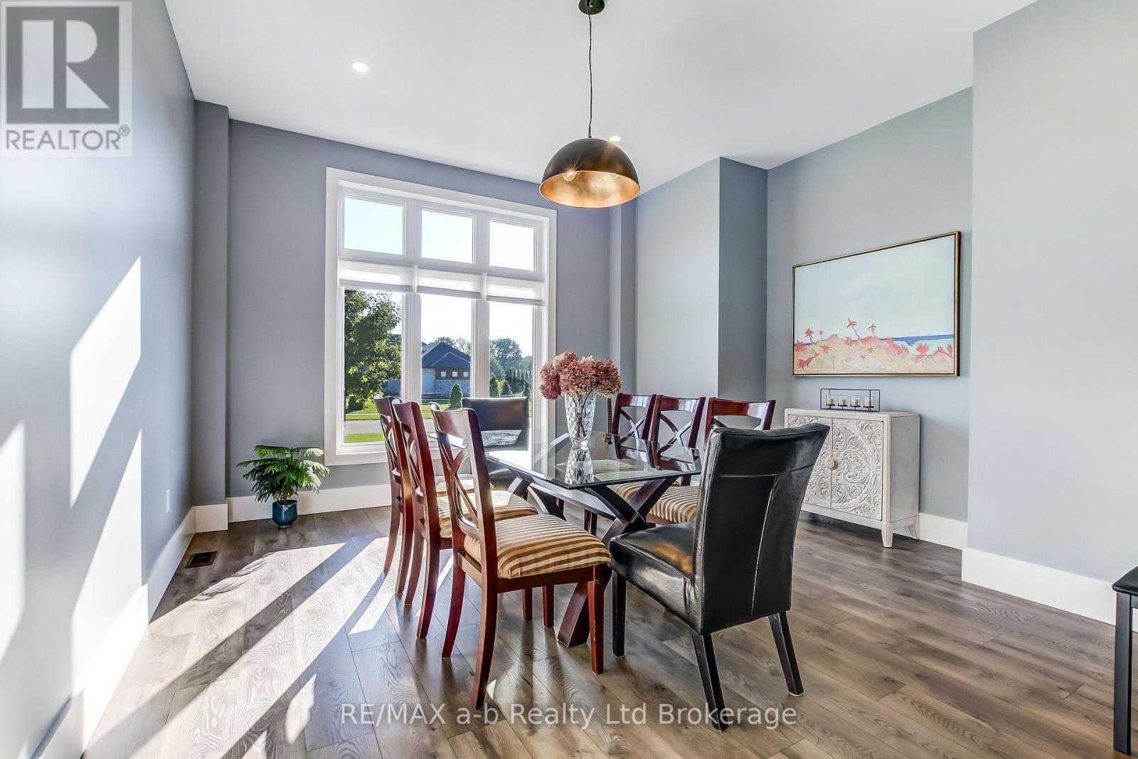 48 Otterview Drive, Norwich (Otterville), ON - Indoor Photo Showing Dining Room