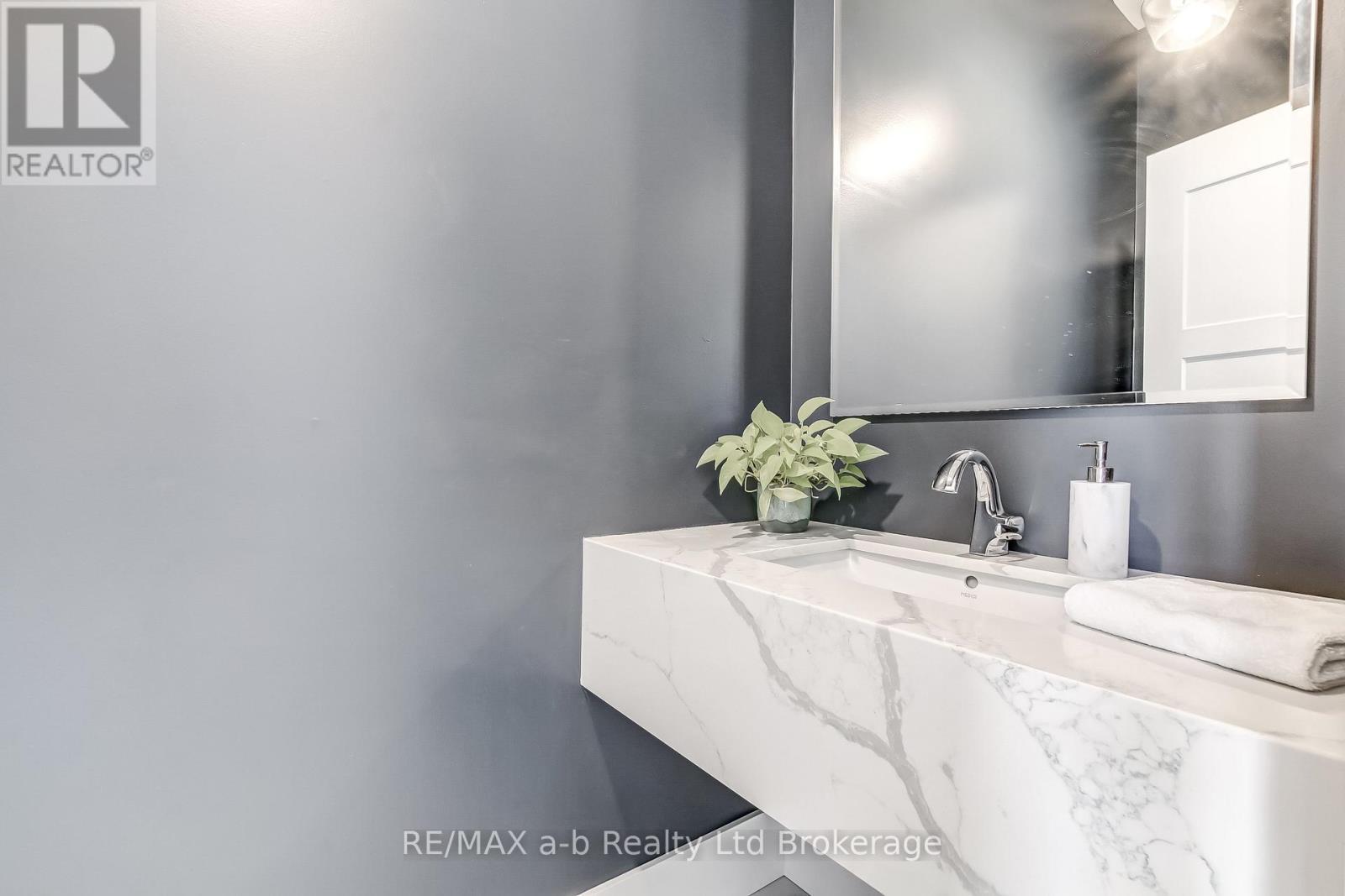 48 Otterview Drive, Norwich (Otterville), ON - Indoor Photo Showing Bathroom