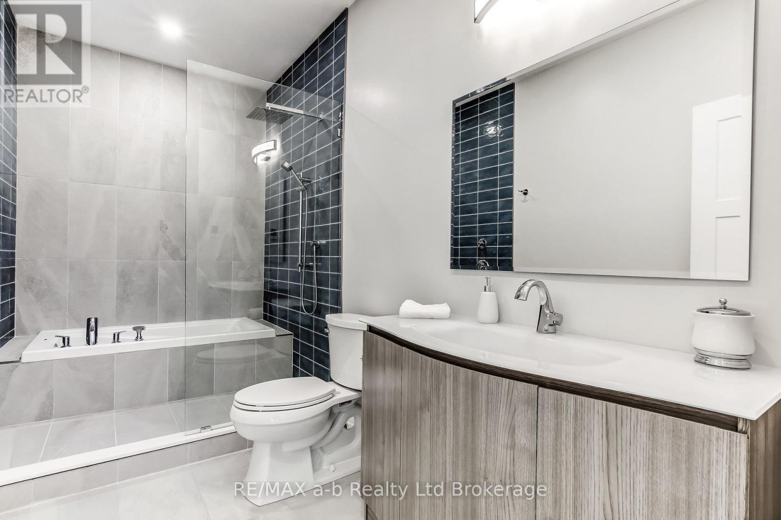 48 Otterview Drive, Norwich (Otterville), ON - Indoor Photo Showing Bathroom