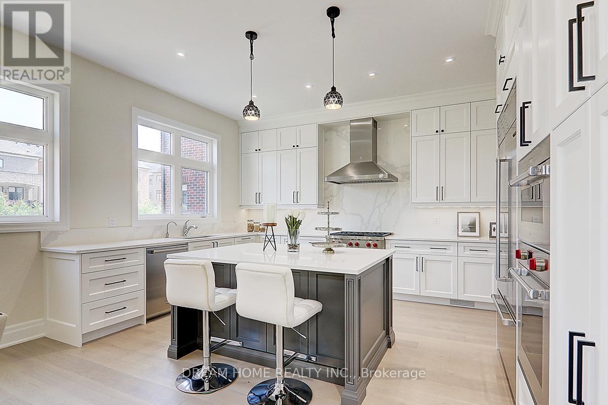 459 Via Romano Boulevard, Vaughan, ON - Indoor Photo Showing Kitchen With Upgraded Kitchen
