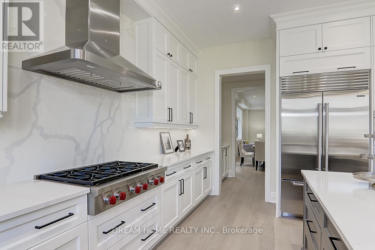 459 Via Romano Boulevard, Vaughan, ON - Indoor Photo Showing Kitchen With Upgraded Kitchen