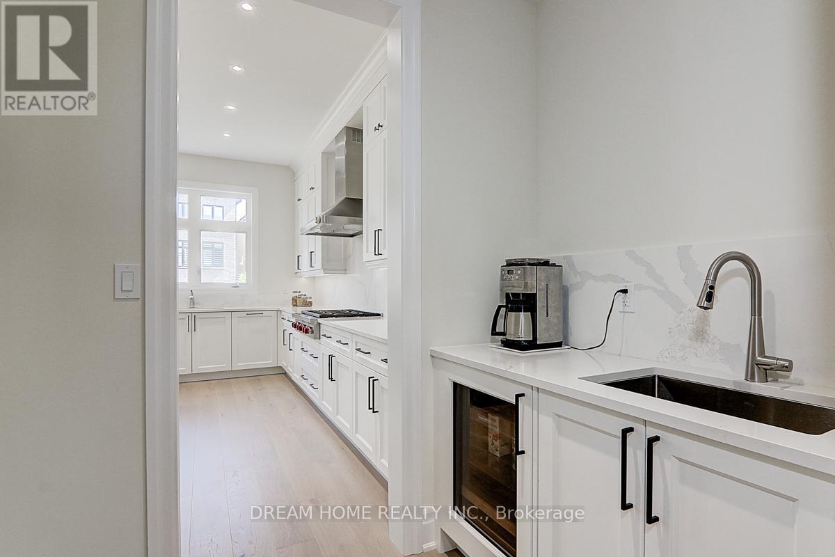 459 Via Romano Boulevard, Vaughan, ON - Indoor Photo Showing Kitchen