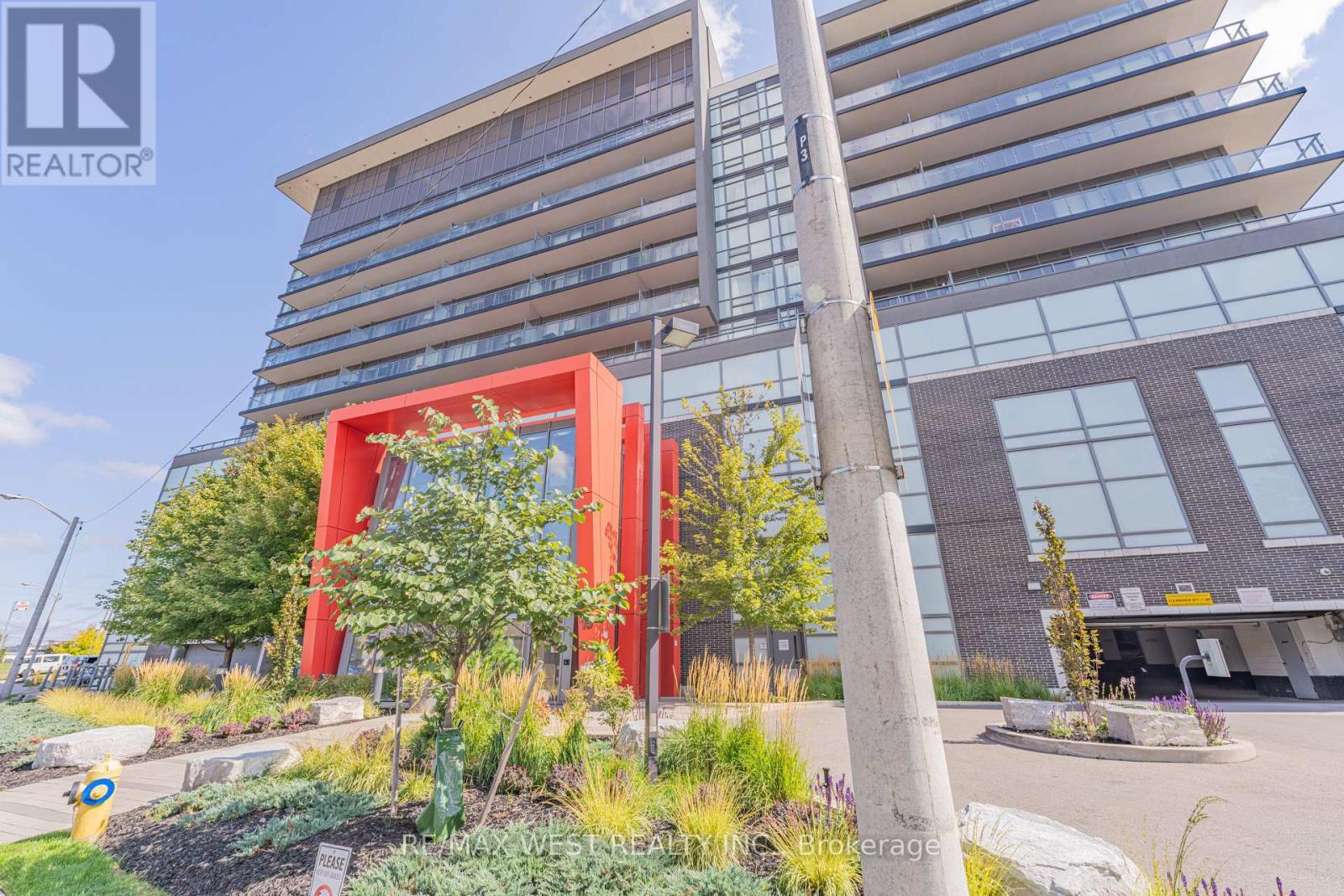 627 - 15 James Finlay Way, Toronto, ON - Outdoor