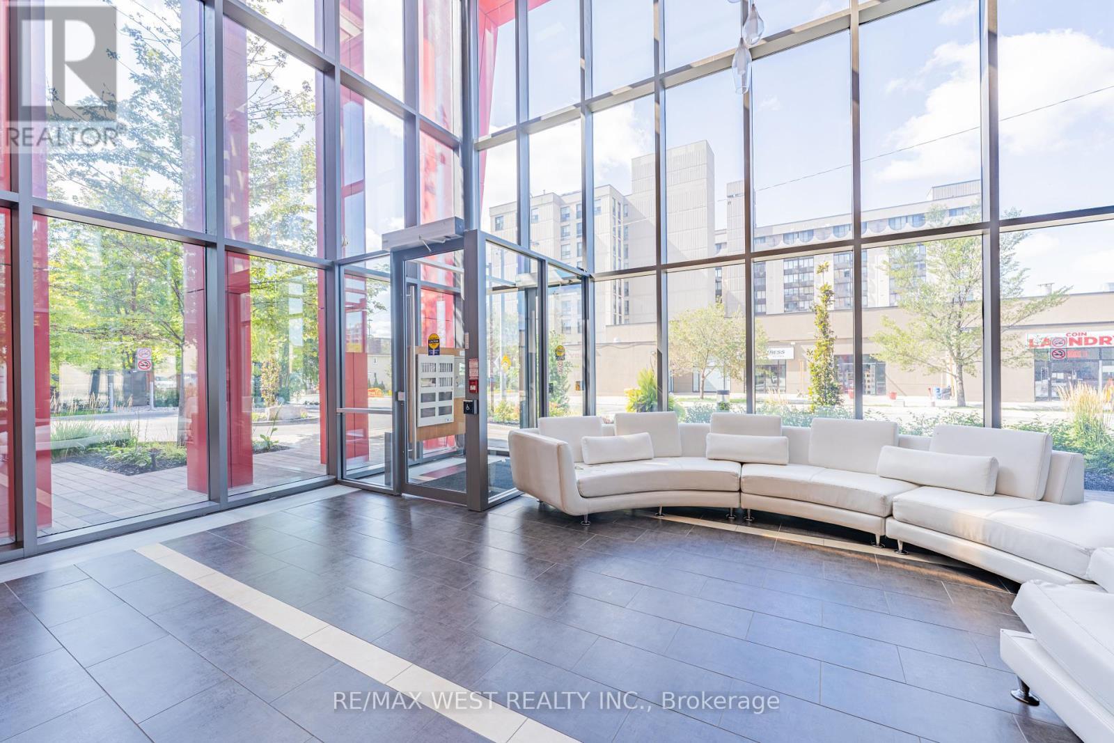 627 - 15 James Finlay Way, Toronto, ON - Indoor