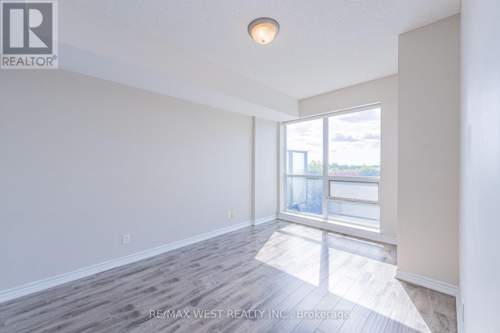 627 - 15 James Finlay Way, Toronto, ON - Indoor Photo Showing Other Room