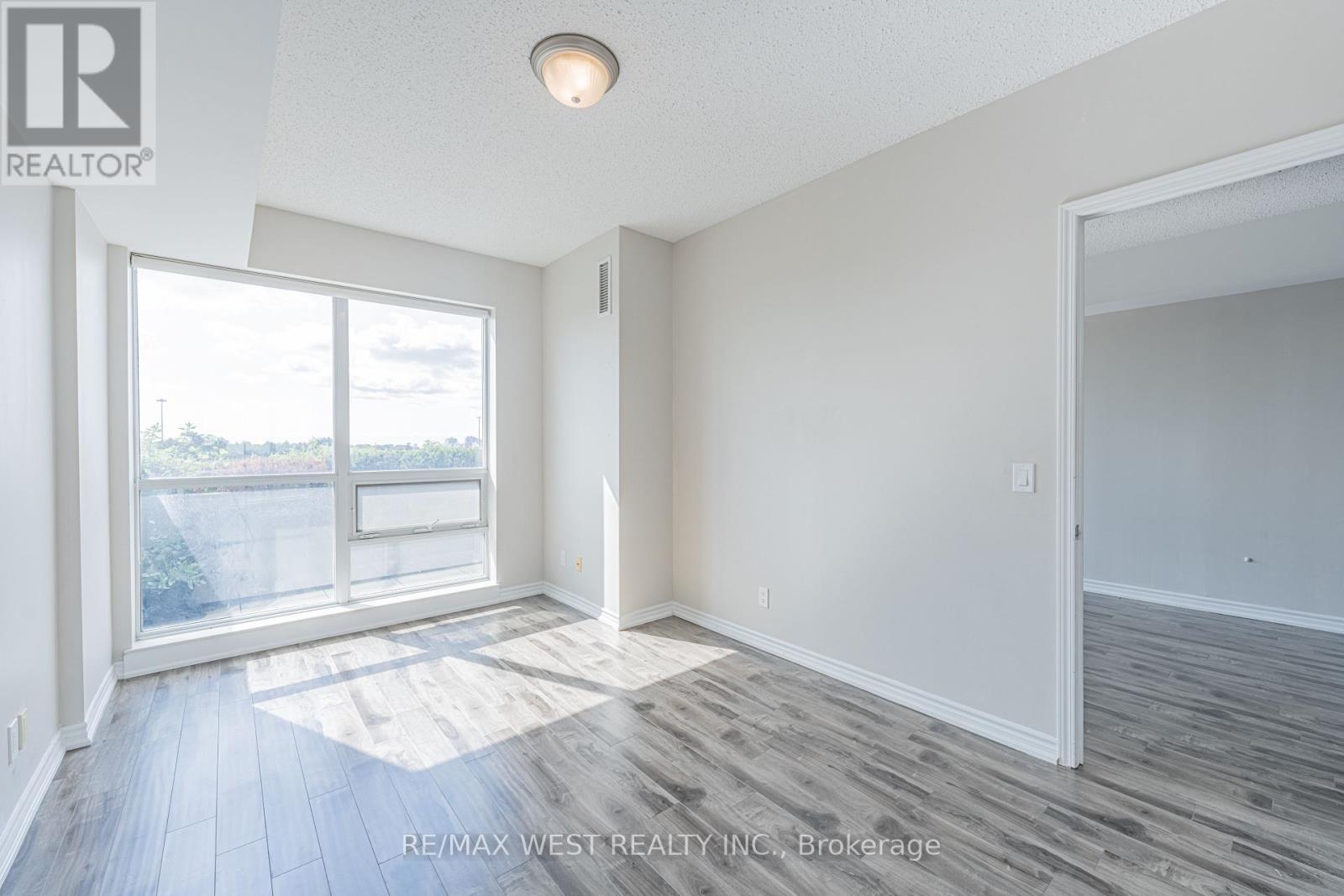 627 - 15 James Finlay Way, Toronto, ON - Indoor Photo Showing Other Room