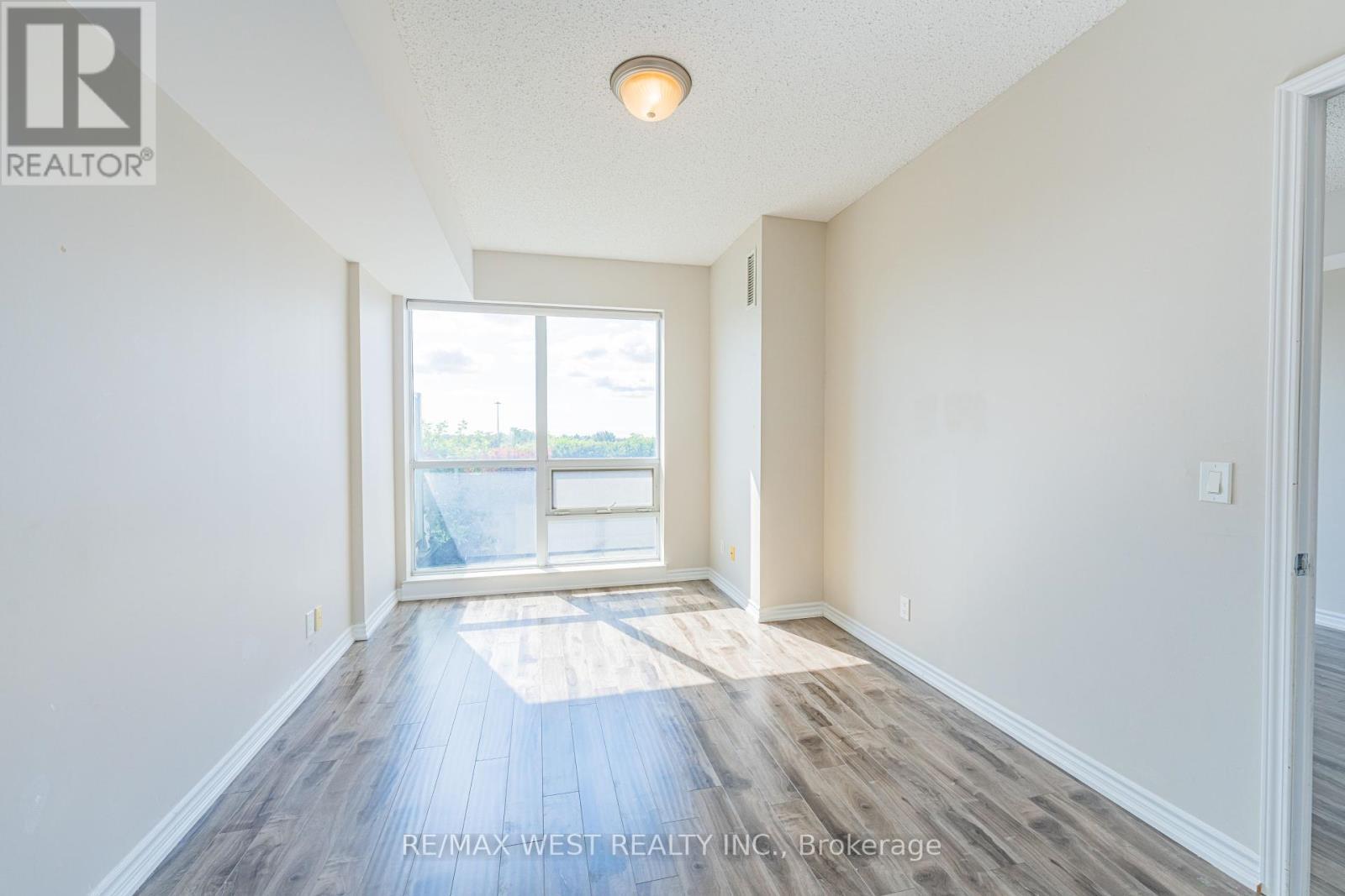 627 - 15 James Finlay Way, Toronto, ON - Indoor Photo Showing Other Room