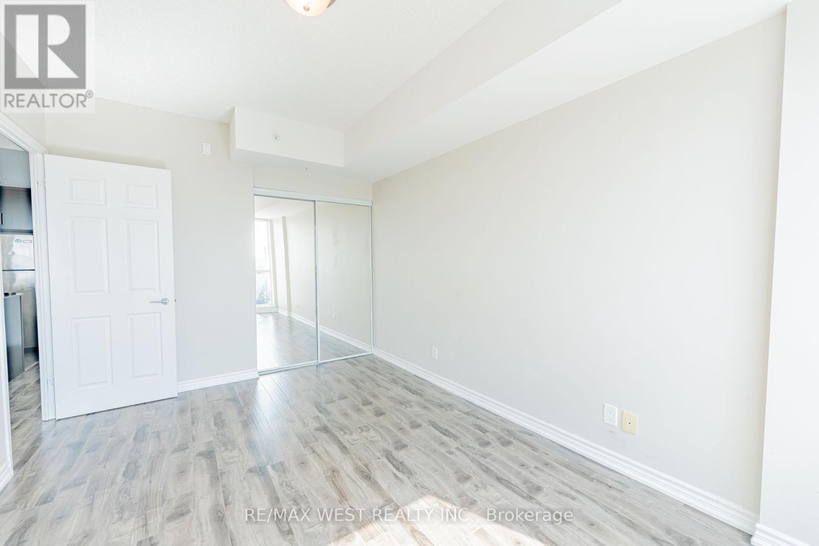 627 - 15 James Finlay Way, Toronto, ON - Indoor Photo Showing Other Room