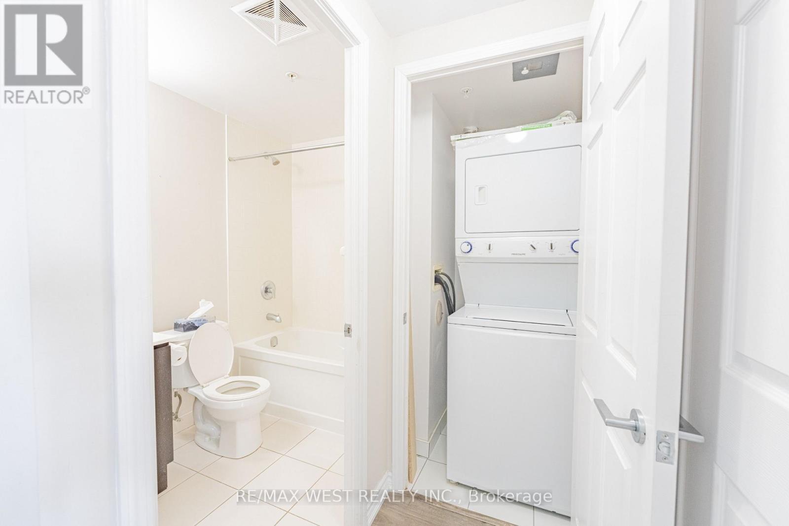 627 - 15 James Finlay Way, Toronto, ON - Indoor Photo Showing Other Room