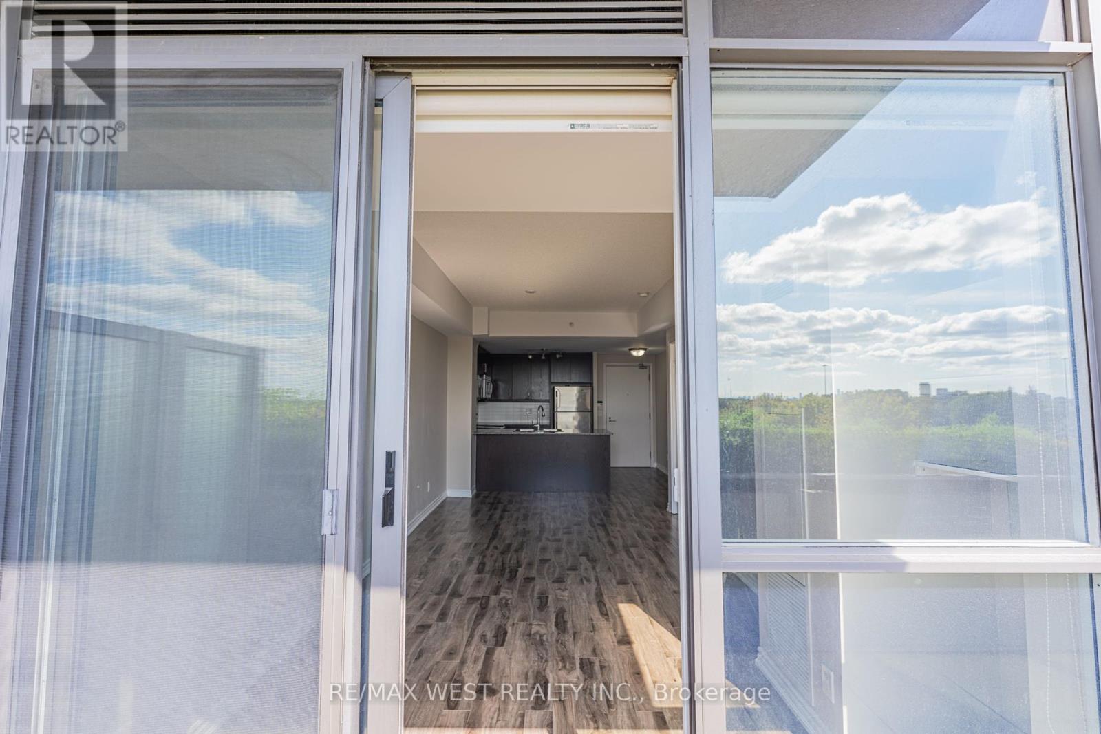 627 - 15 James Finlay Way, Toronto, ON - Indoor Photo Showing Other Room