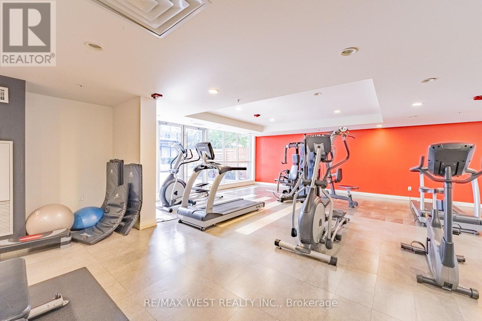 627 - 15 James Finlay Way, Toronto, ON - Indoor Photo Showing Gym Room