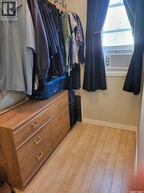 2337 Mcdonald Street, Regina, SK - Indoor With Storage