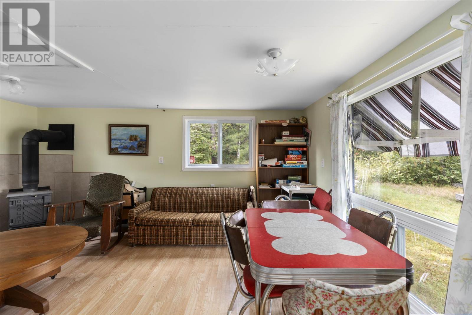 Pcl 332 Sec Aws Upper Island Lake, Heyden, ON - Indoor Photo Showing Dining Room