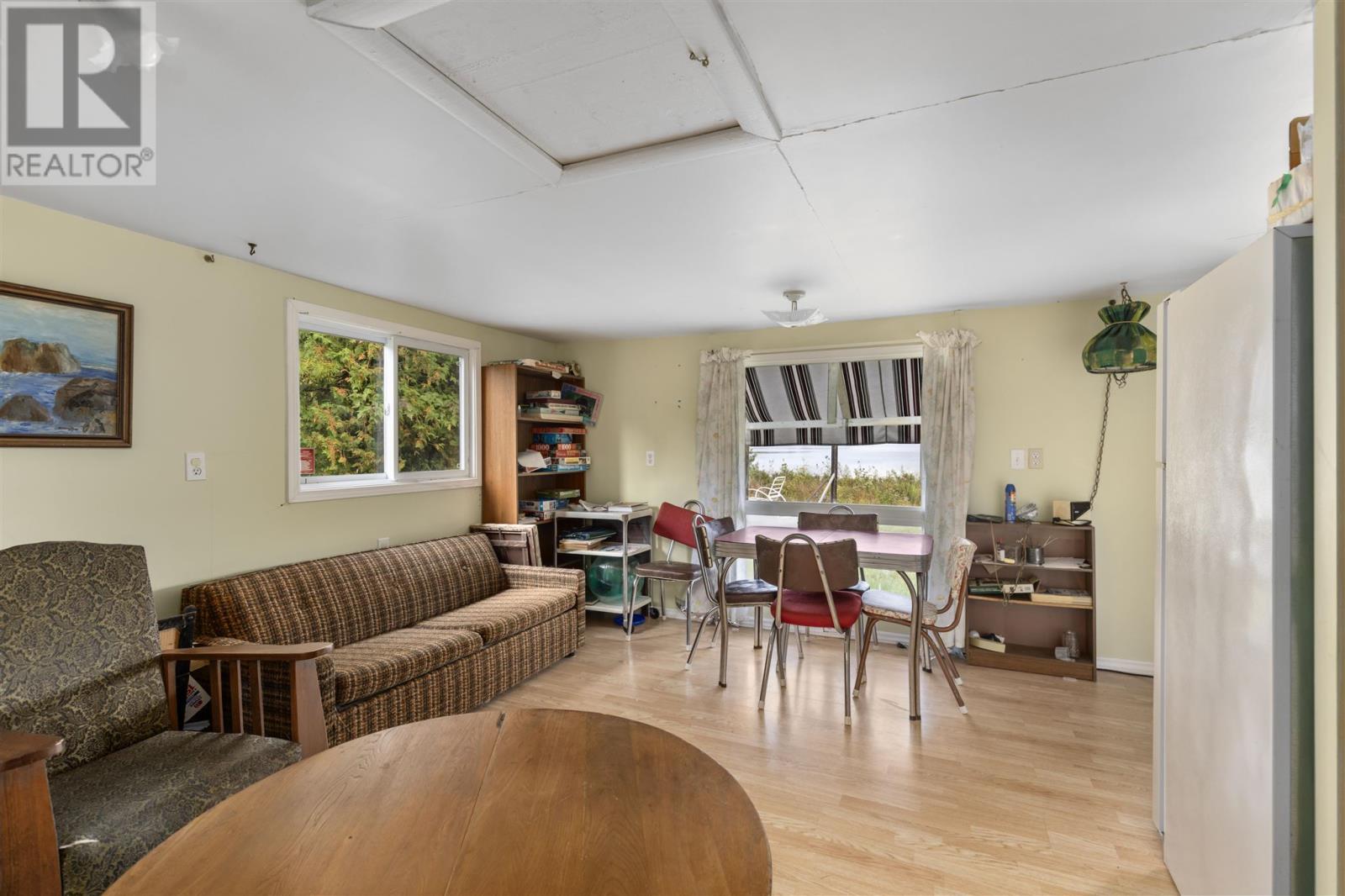 Pcl 332 Sec Aws Upper Island Lake, Heyden, ON - Indoor Photo Showing Living Room