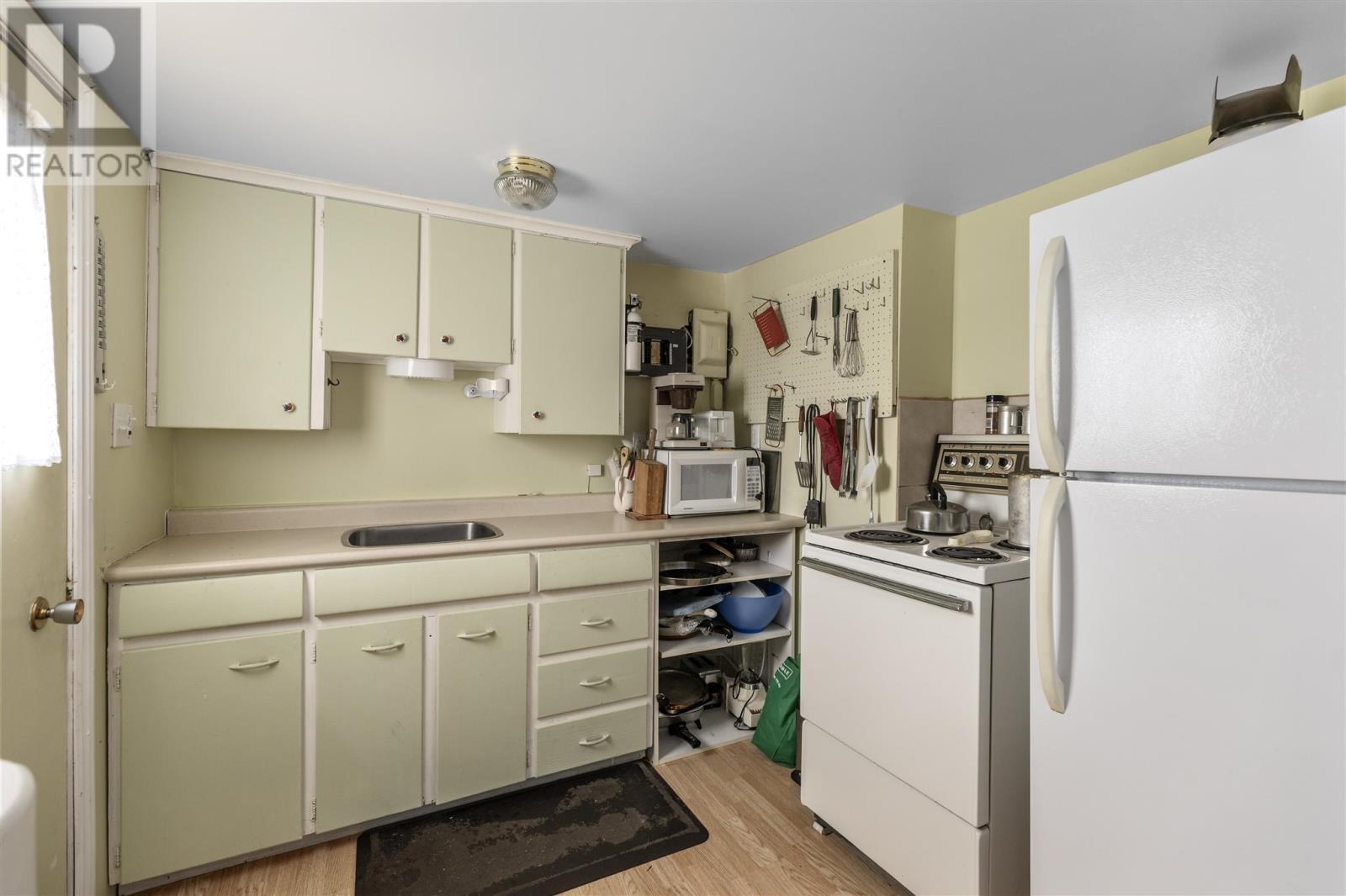 Pcl 332 Sec Aws Upper Island Lake, Heyden, ON - Indoor Photo Showing Kitchen