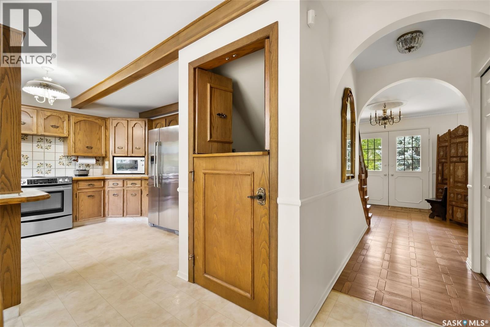 70 Lowry Place, Regina, SK - Indoor Photo Showing Kitchen