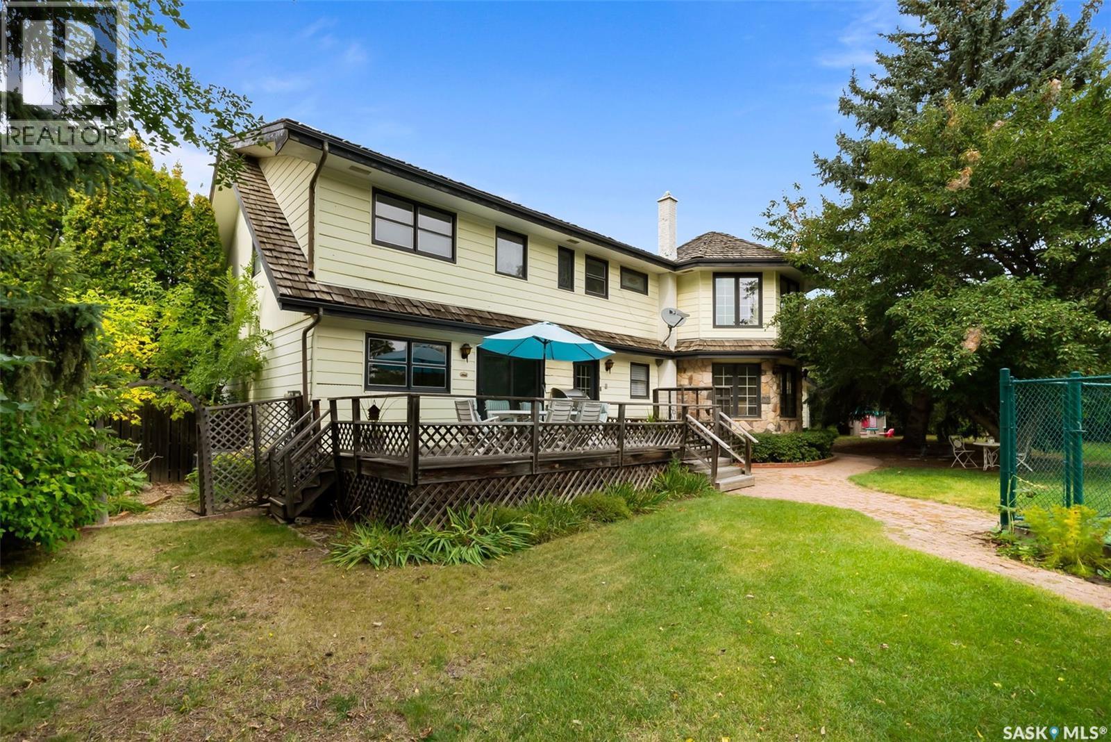 70 Lowry Place, Regina, SK - Outdoor With Deck Patio Veranda