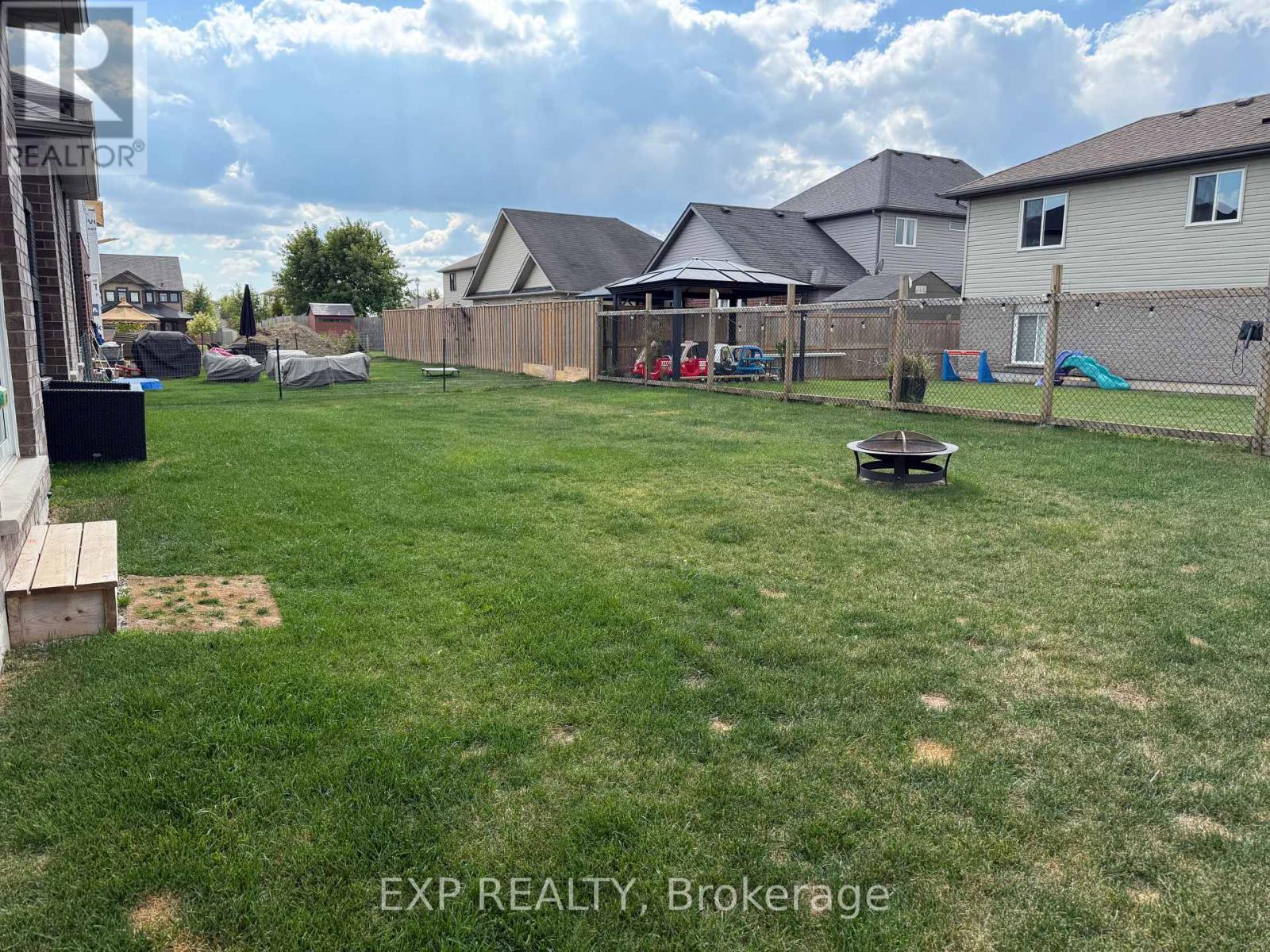 115 Maple Street, Mapleton, ON - Outdoor With Deck Patio Veranda