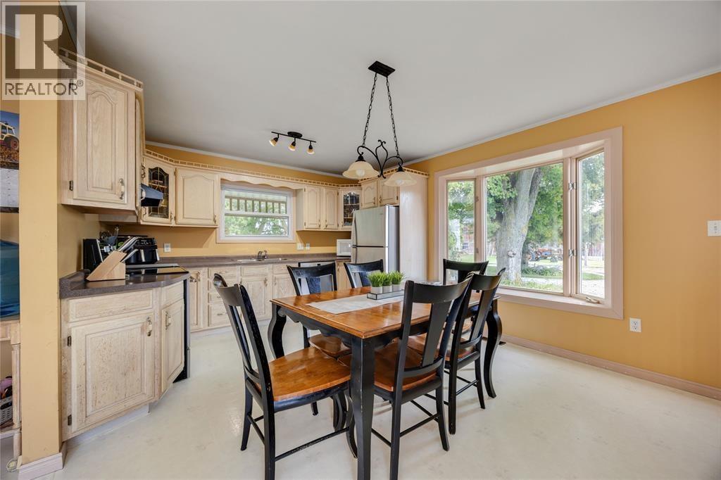 5459 Confederation Line, Plympton-Wyoming, ON