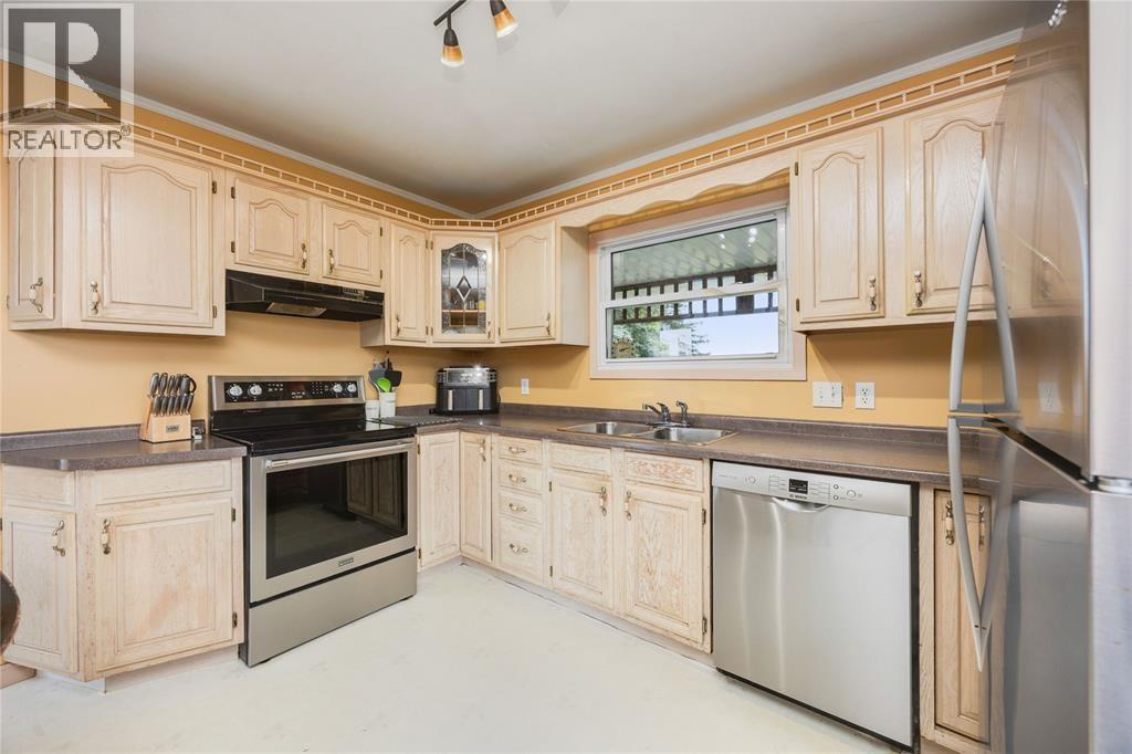 5459 Confederation Line, Plympton-Wyoming, ON