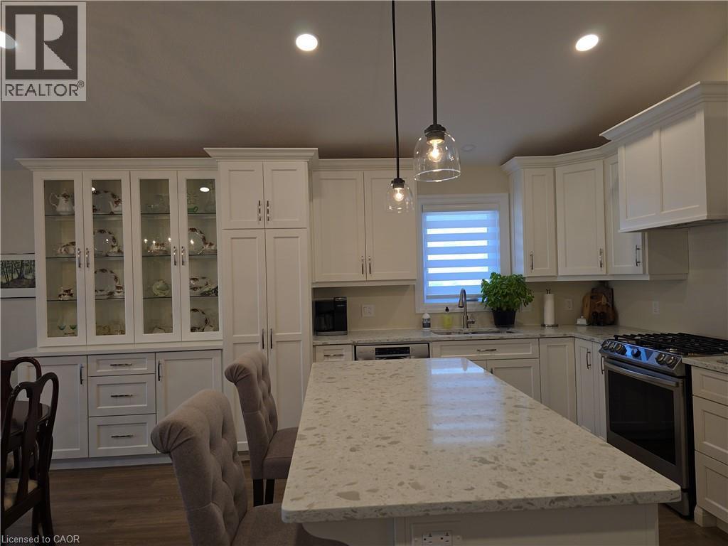 1095 Kincaid Street, Listowel, ON - Indoor Photo Showing Kitchen