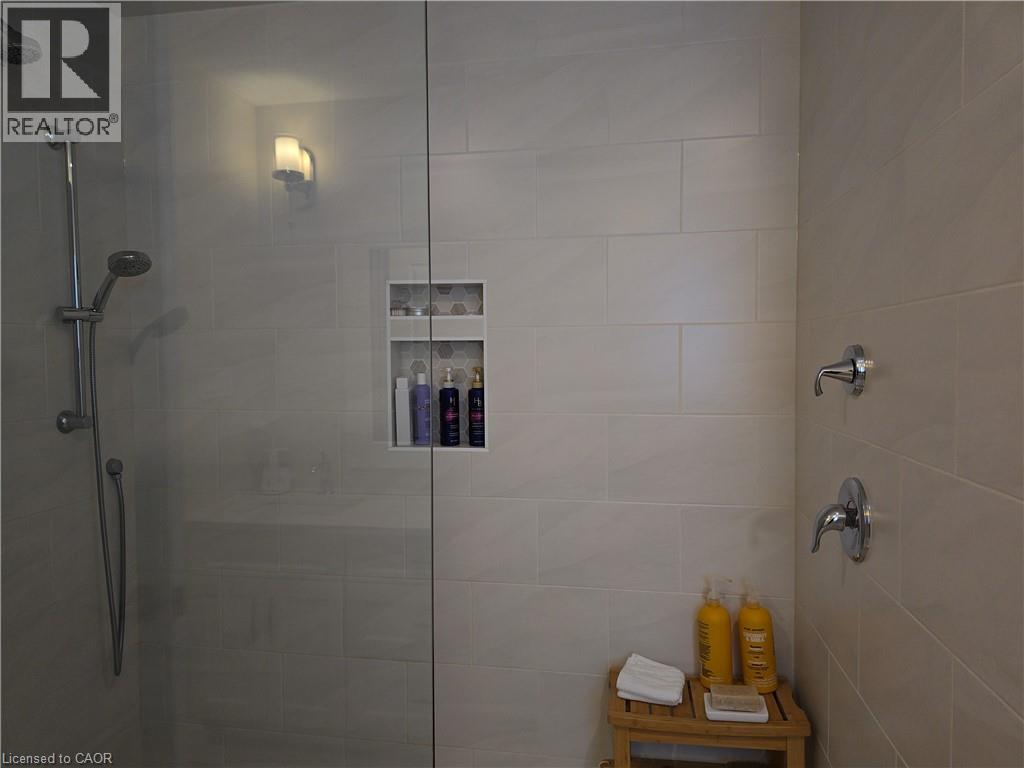 1095 Kincaid Street, Listowel, ON - Indoor Photo Showing Bathroom