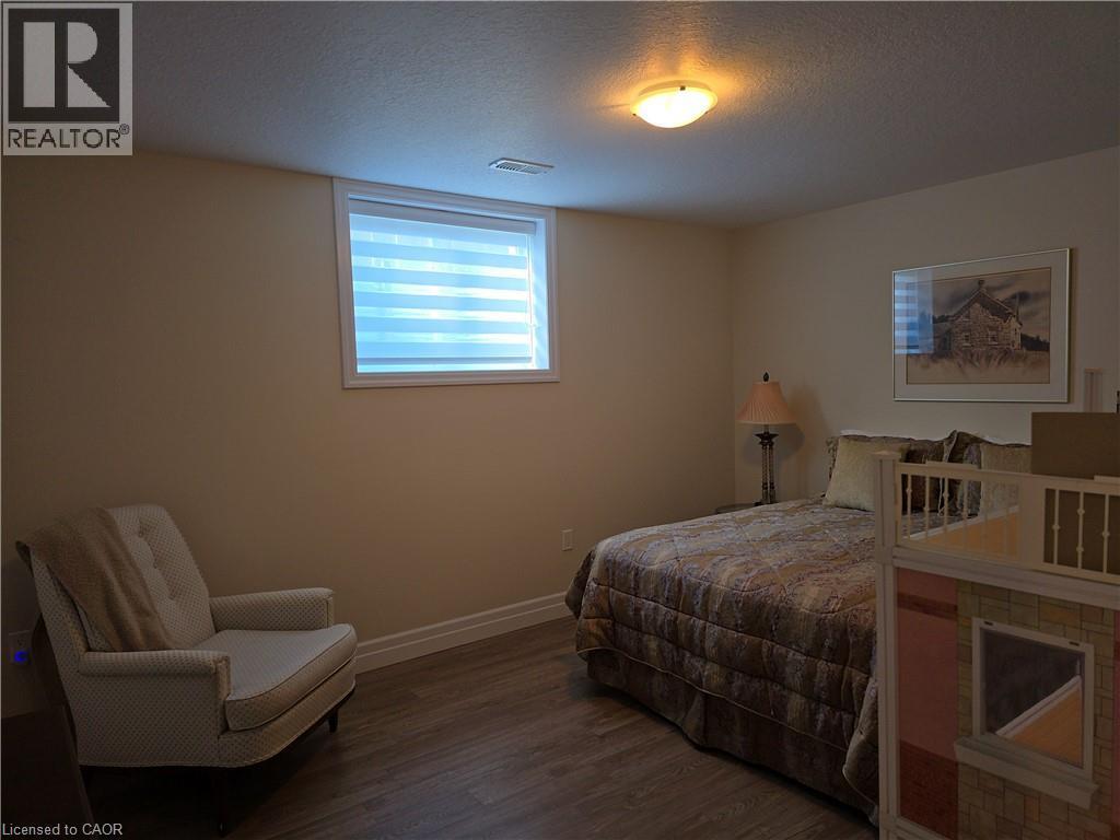1095 Kincaid Street, Listowel, ON - Indoor Photo Showing Bedroom