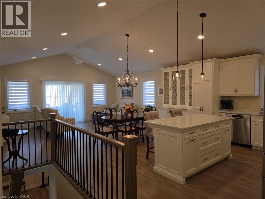 1095 Kincaid Street, Listowel, ON - Indoor Photo Showing Kitchen