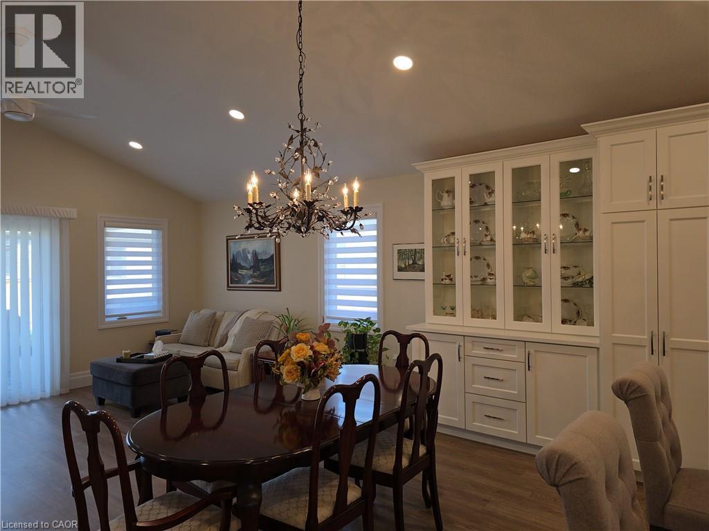 1095 Kincaid Street, Listowel, ON - Indoor Photo Showing Dining Room