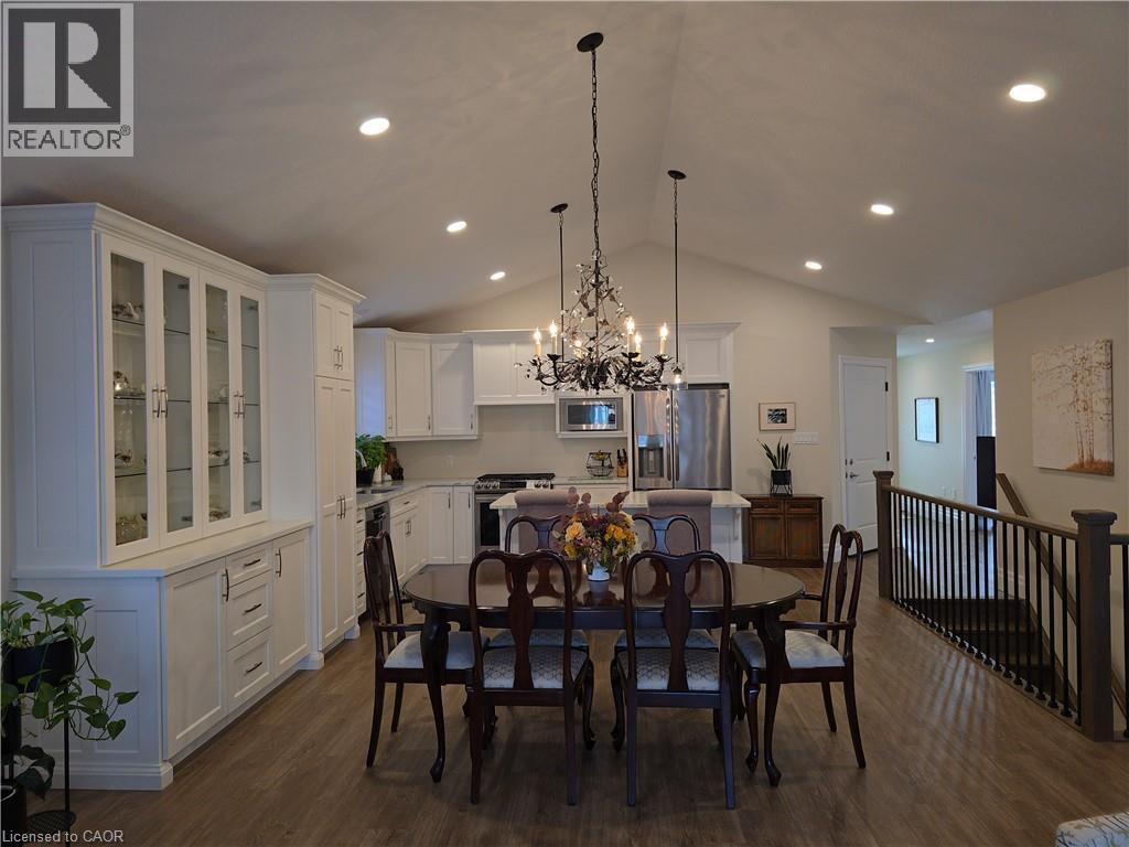1095 Kincaid Street, Listowel, ON - Indoor Photo Showing Dining Room