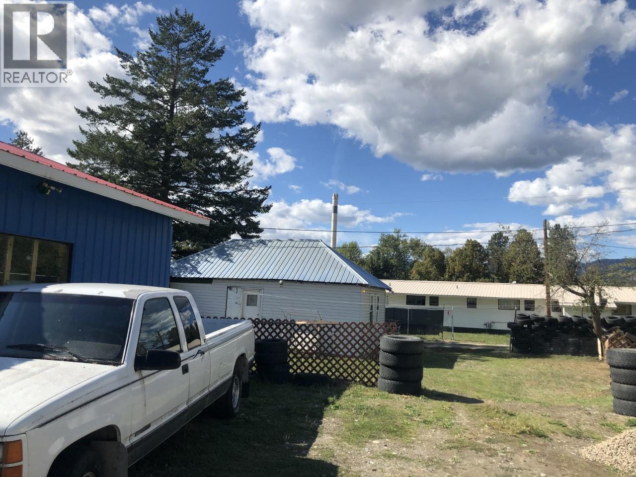 6401 Highway 3, Grand Forks, BC