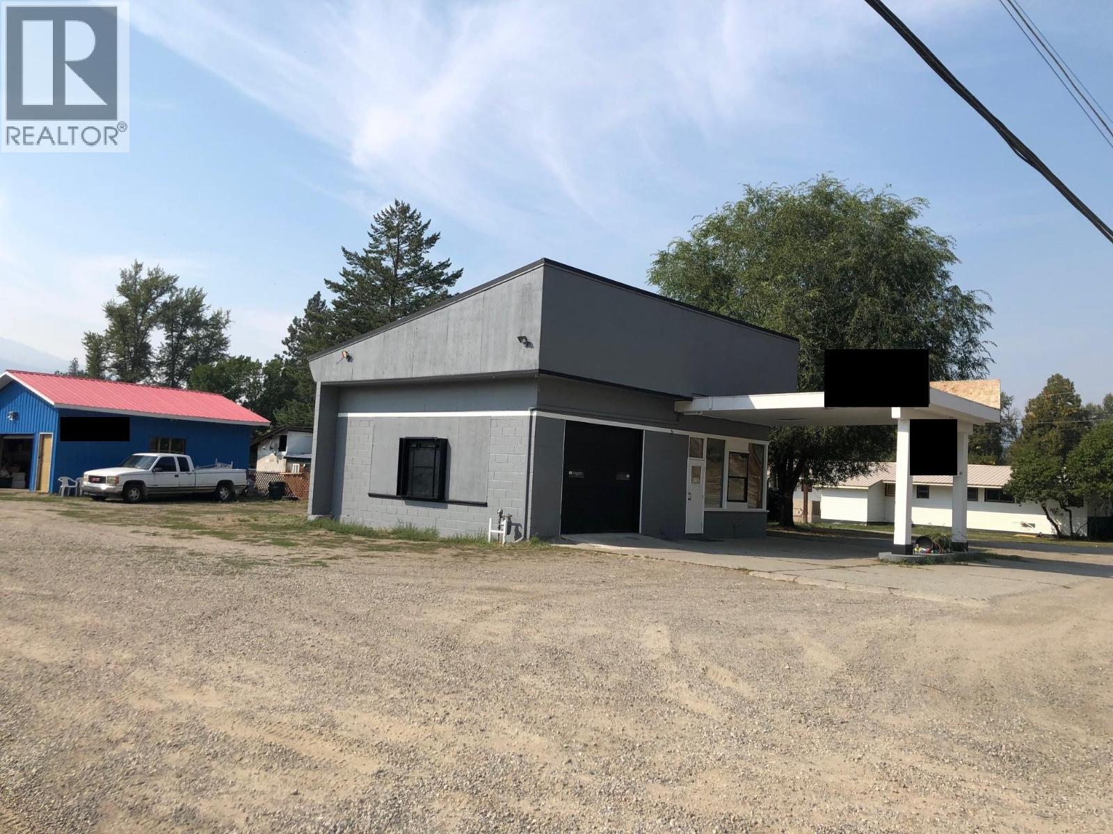 6401 Highway 3, Grand Forks, BC