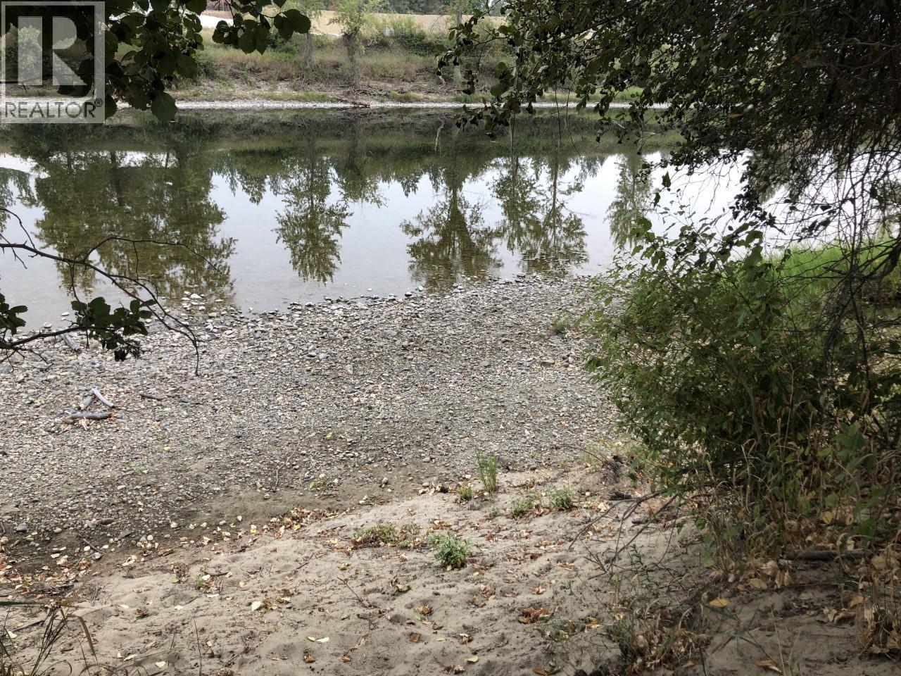 6401 Highway 3, Grand Forks, BC