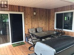 sliding doors of kitchen to deck -