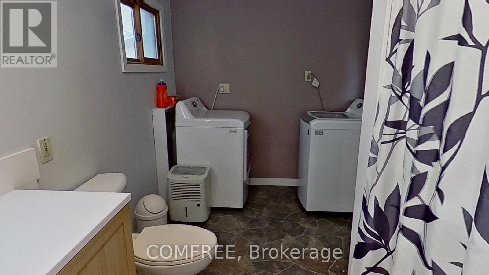 155 North Street, Southwest Middlesex (Glencoe), ON - Indoor Photo Showing Laundry Room