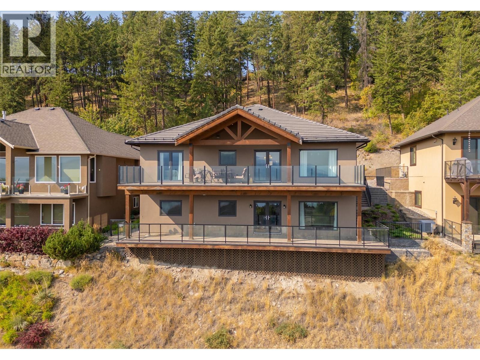 6172 Seymoure Avenue, Peachland, BC - Outdoor