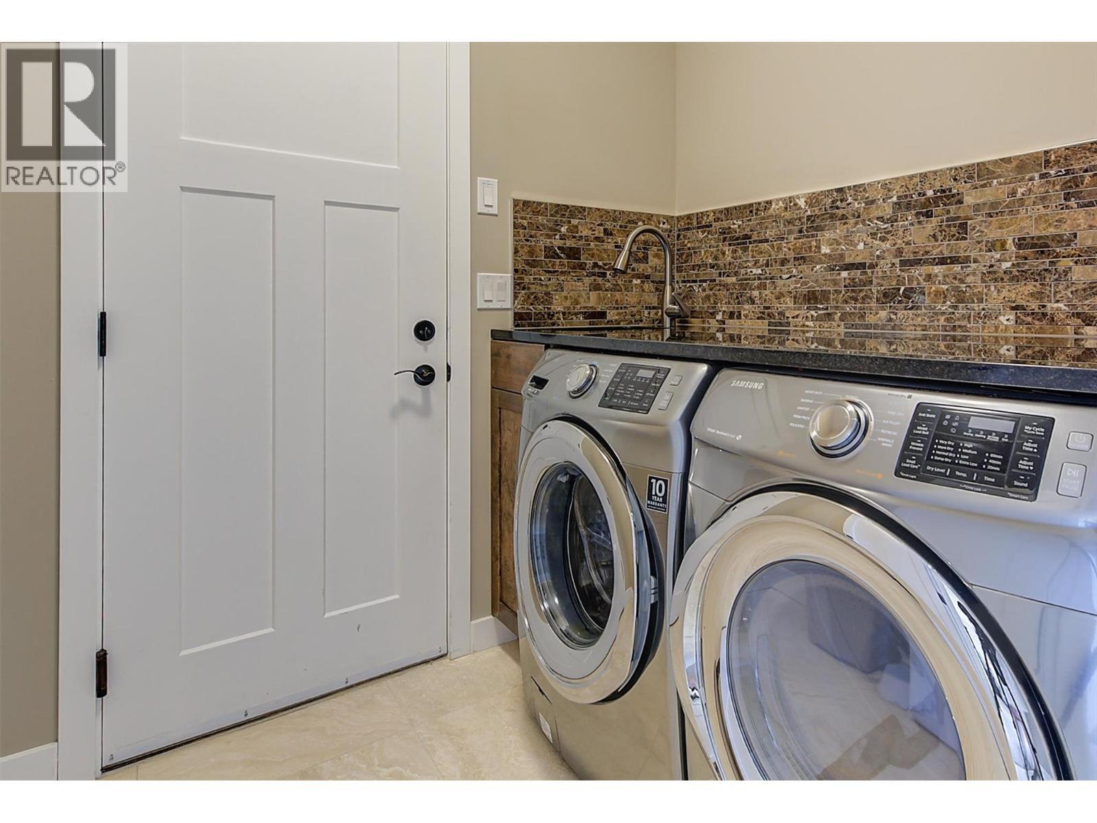 6172 Seymoure Avenue, Peachland, BC - Indoor Photo Showing Laundry Room