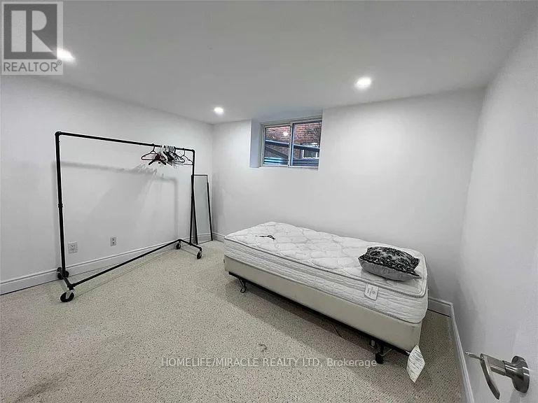 3371 Schomberg Avenue, Mississauga, ON - Indoor