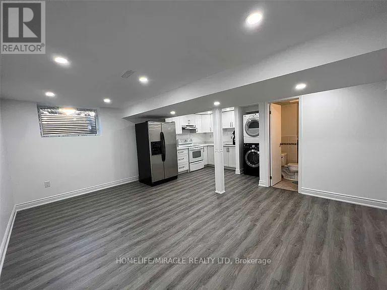 3371 Schomberg Avenue, Mississauga, ON - Indoor Photo Showing Other Room