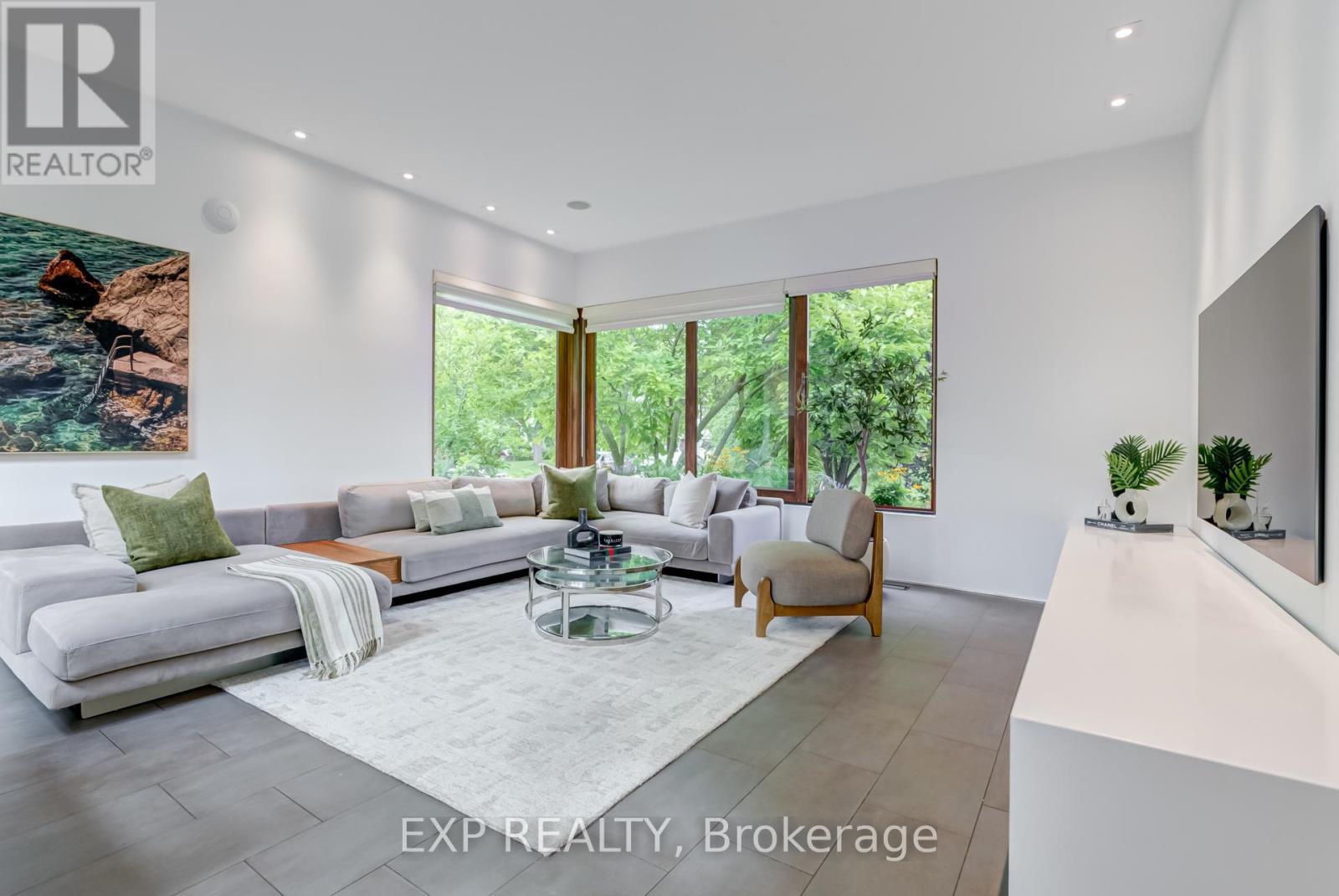 26 Richmond Drive, Brampton, ON - Indoor Photo Showing Living Room