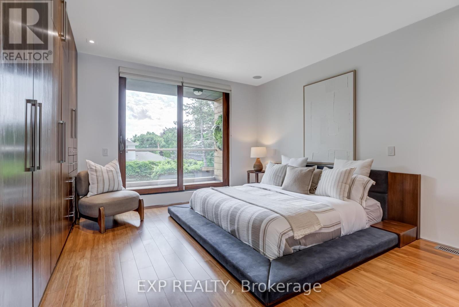 26 Richmond Drive, Brampton, ON - Indoor Photo Showing Bedroom