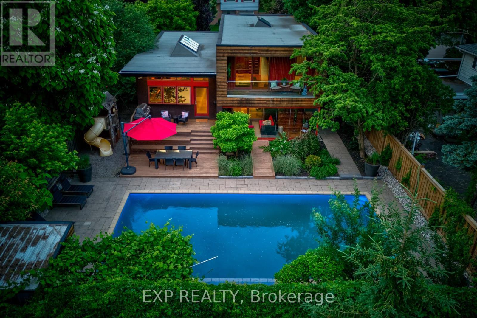 26 Richmond Drive, Brampton, ON - Outdoor With In Ground Pool