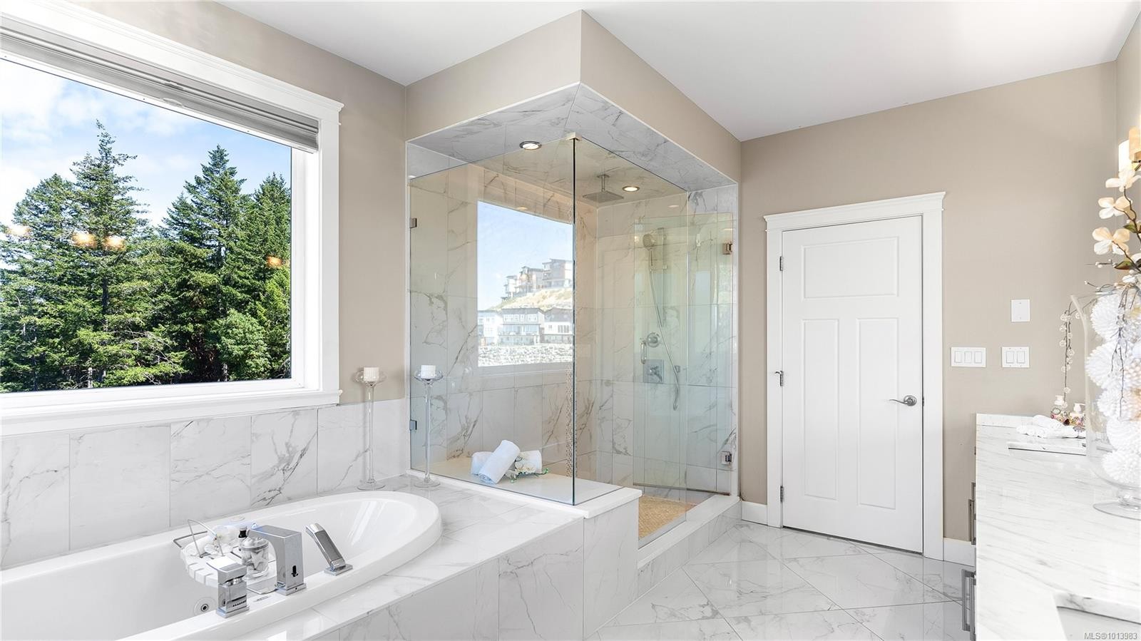 2328 Nicklaus Dr, Langford, BC