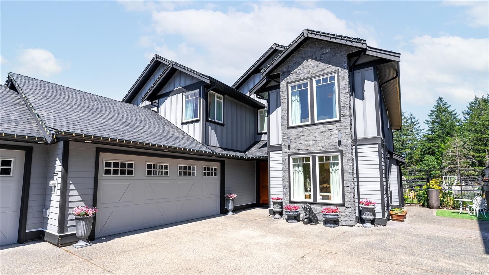 2328 Nicklaus Dr, Langford, BC