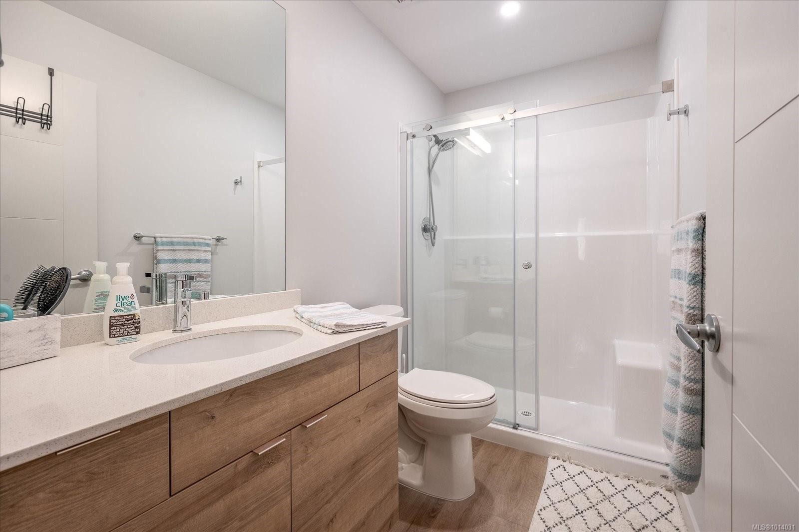112-4830 Cedar Ridge Pl, Nanaimo, BC - Indoor Photo Showing Bathroom